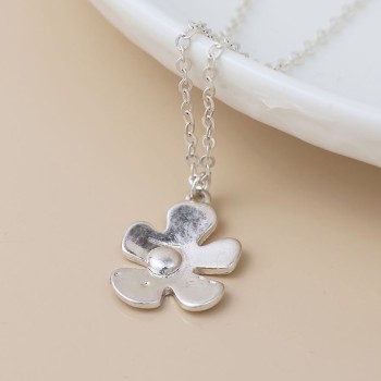 POM: Flower Pendant Necklace
