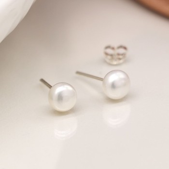 POM: White Freshwater Pearl