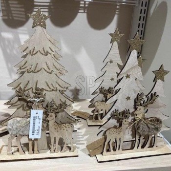 REINDEERS WITH XMAS TREE 30CM