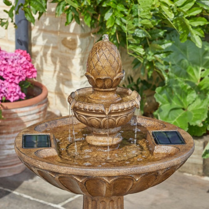 SG: QUEENSBURY WATER FOUNTAIN