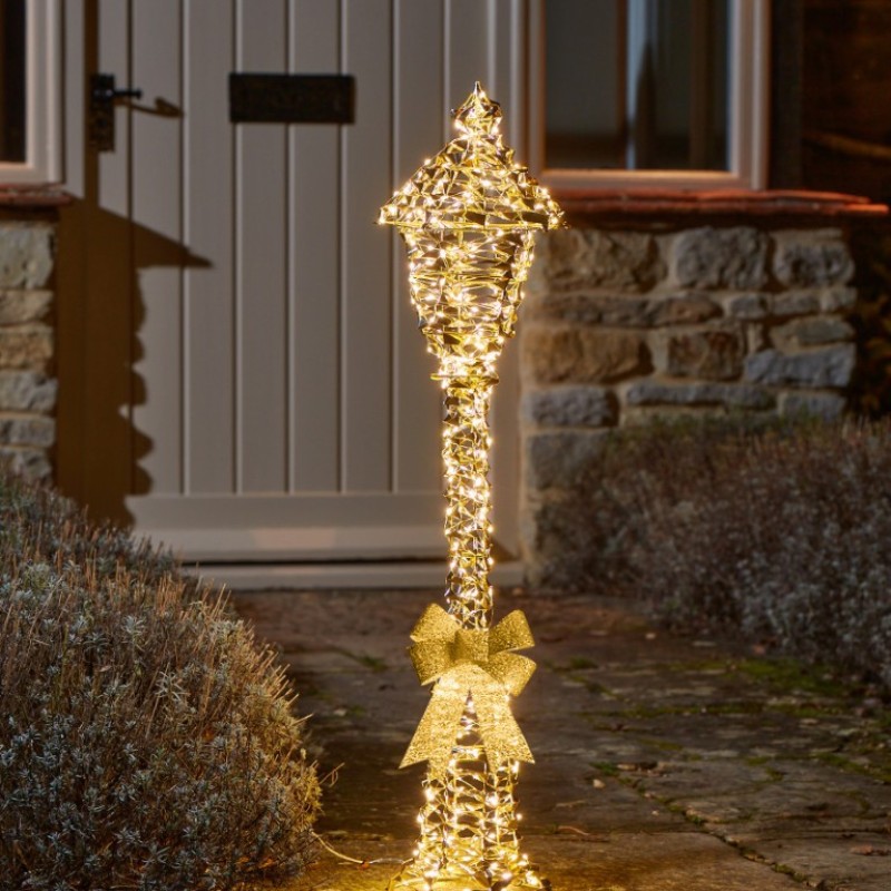 SG XMAS : OPALIGHT LAMP POST