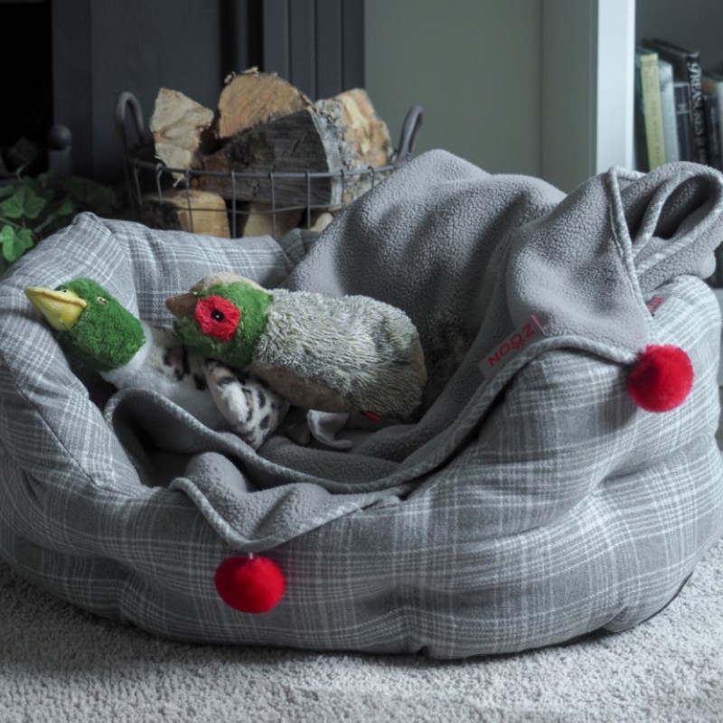 GREY PLAID OVAL BED XL